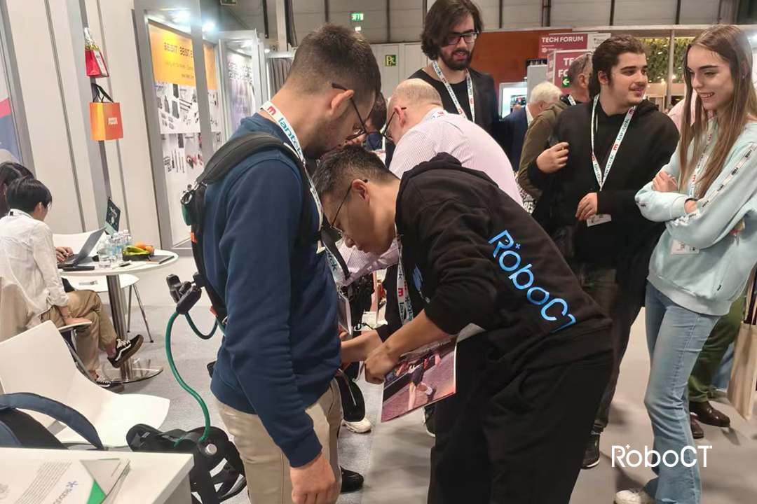 西班牙機(jī)器人展-2.jpg